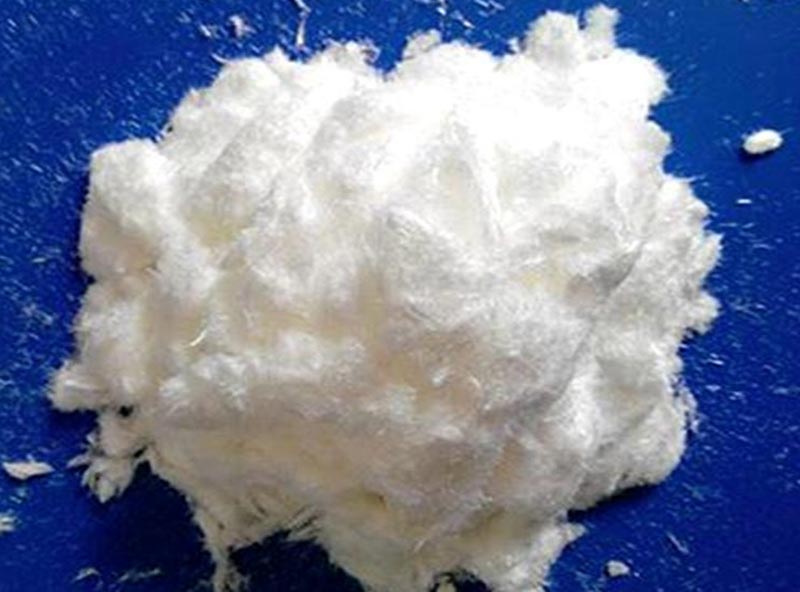 用酒精制作溶劑的反應，換成普通飲用酒的反應會怎樣呢？